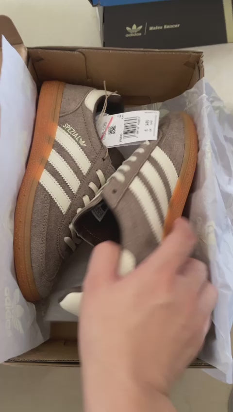Adidas Special, Gum